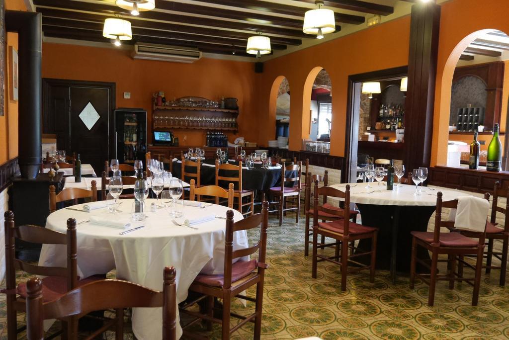 Hotel Restaurant El Bosc Banyeres del Penedes 외부 사진