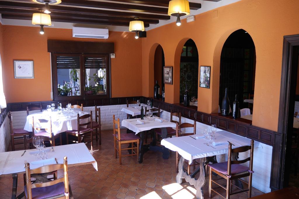 Hotel Restaurant El Bosc Banyeres del Penedes 외부 사진