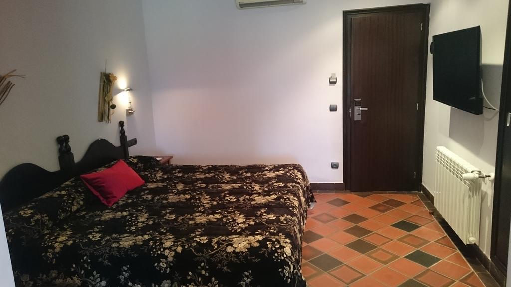 Hotel Restaurant El Bosc Banyeres del Penedes 외부 사진